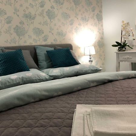 Family & Business Elegant Apartments Ul Warszawska - 2 Bedroom, Balcony, Parking 키엘체 외부 사진