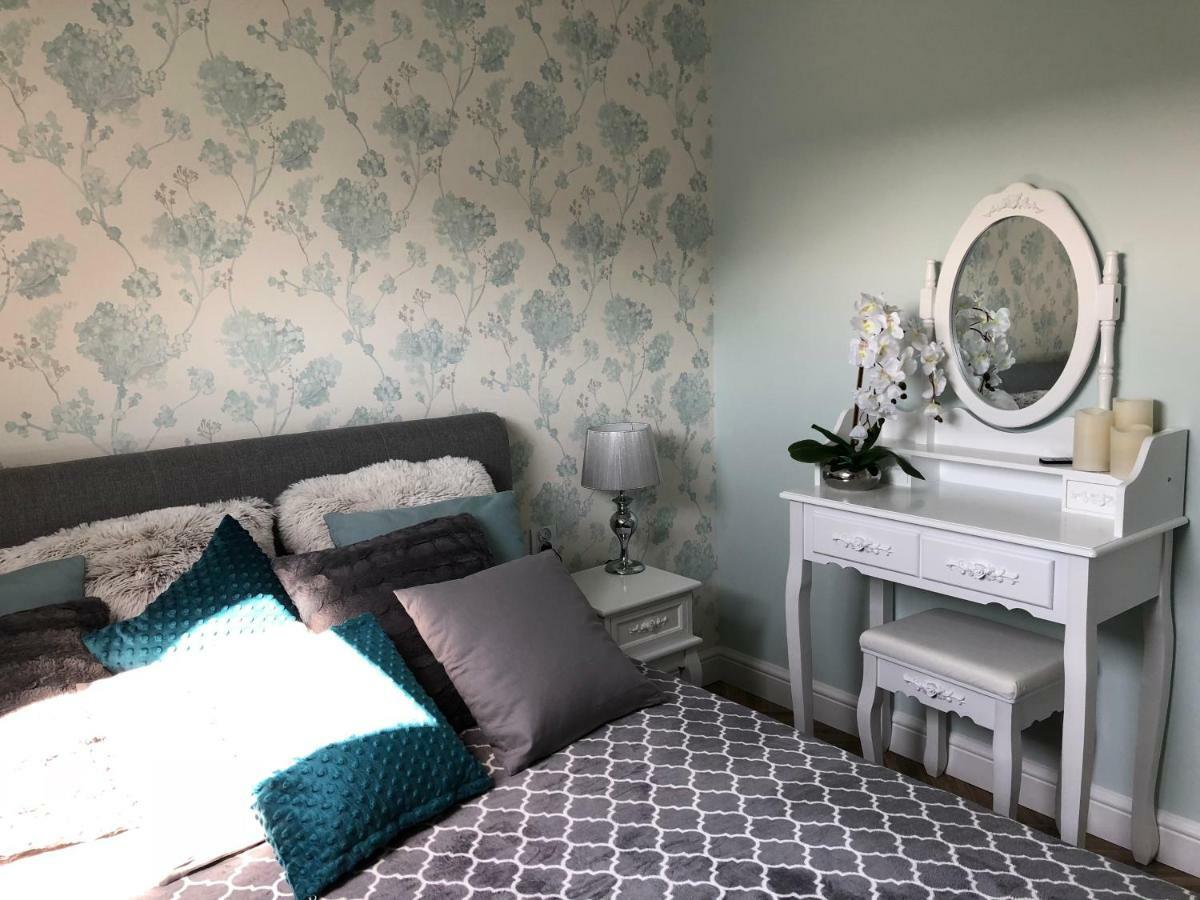 Family & Business Elegant Apartments Ul Warszawska - 2 Bedroom, Balcony, Parking 키엘체 외부 사진