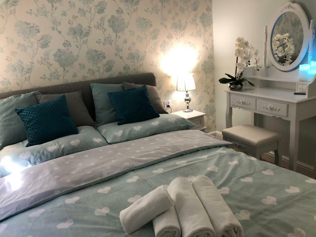 Family & Business Elegant Apartments Ul Warszawska - 2 Bedroom, Balcony, Parking 키엘체 외부 사진