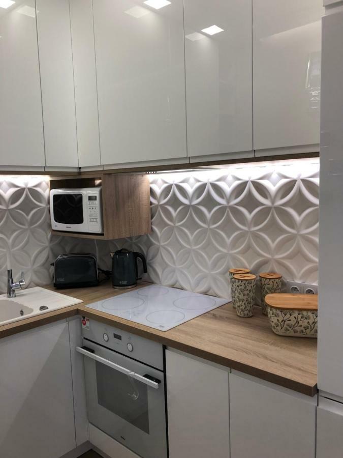 Family & Business Elegant Apartments Ul Warszawska - 2 Bedroom, Balcony, Parking 키엘체 외부 사진