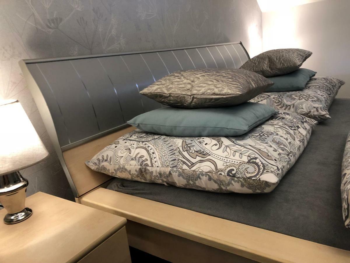 Family & Business Elegant Apartments Ul Warszawska - 2 Bedroom, Balcony, Parking 키엘체 외부 사진