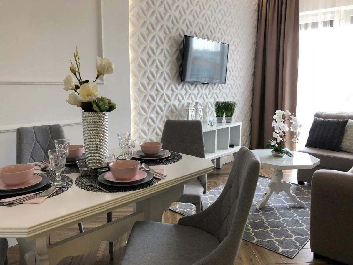Family & Business Elegant Apartments Ul Warszawska - 2 Bedroom, Balcony, Parking 키엘체 외부 사진