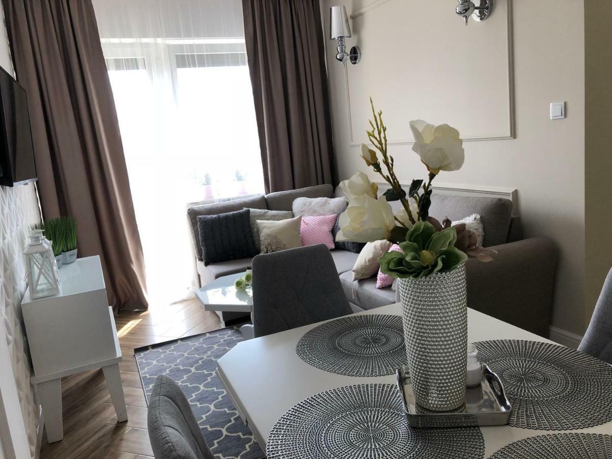 Family & Business Elegant Apartments Ul Warszawska - 2 Bedroom, Balcony, Parking 키엘체 외부 사진