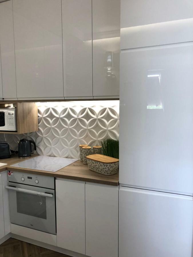 Family & Business Elegant Apartments Ul Warszawska - 2 Bedroom, Balcony, Parking 키엘체 외부 사진