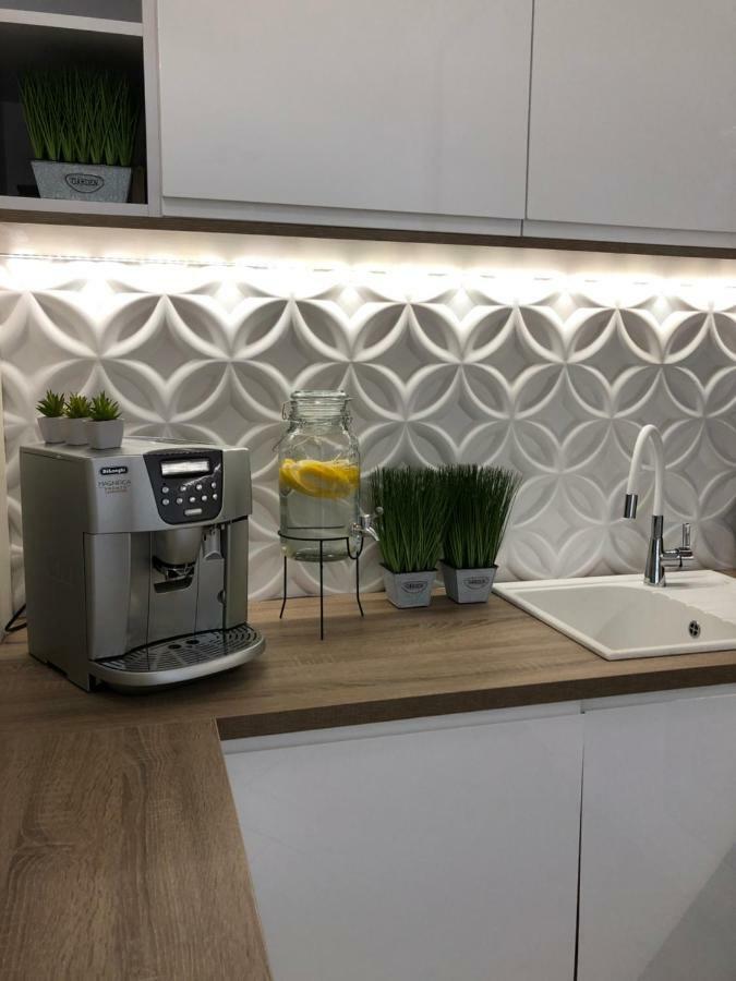Family & Business Elegant Apartments Ul Warszawska - 2 Bedroom, Balcony, Parking 키엘체 외부 사진