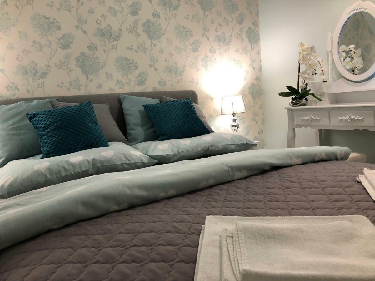 Family & Business Elegant Apartments Ul Warszawska - 2 Bedroom, Balcony, Parking 키엘체 외부 사진