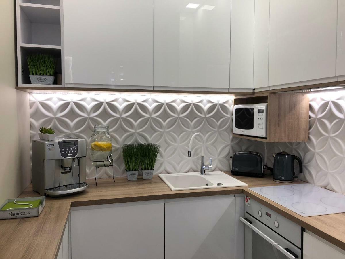 Family & Business Elegant Apartments Ul Warszawska - 2 Bedroom, Balcony, Parking 키엘체 외부 사진