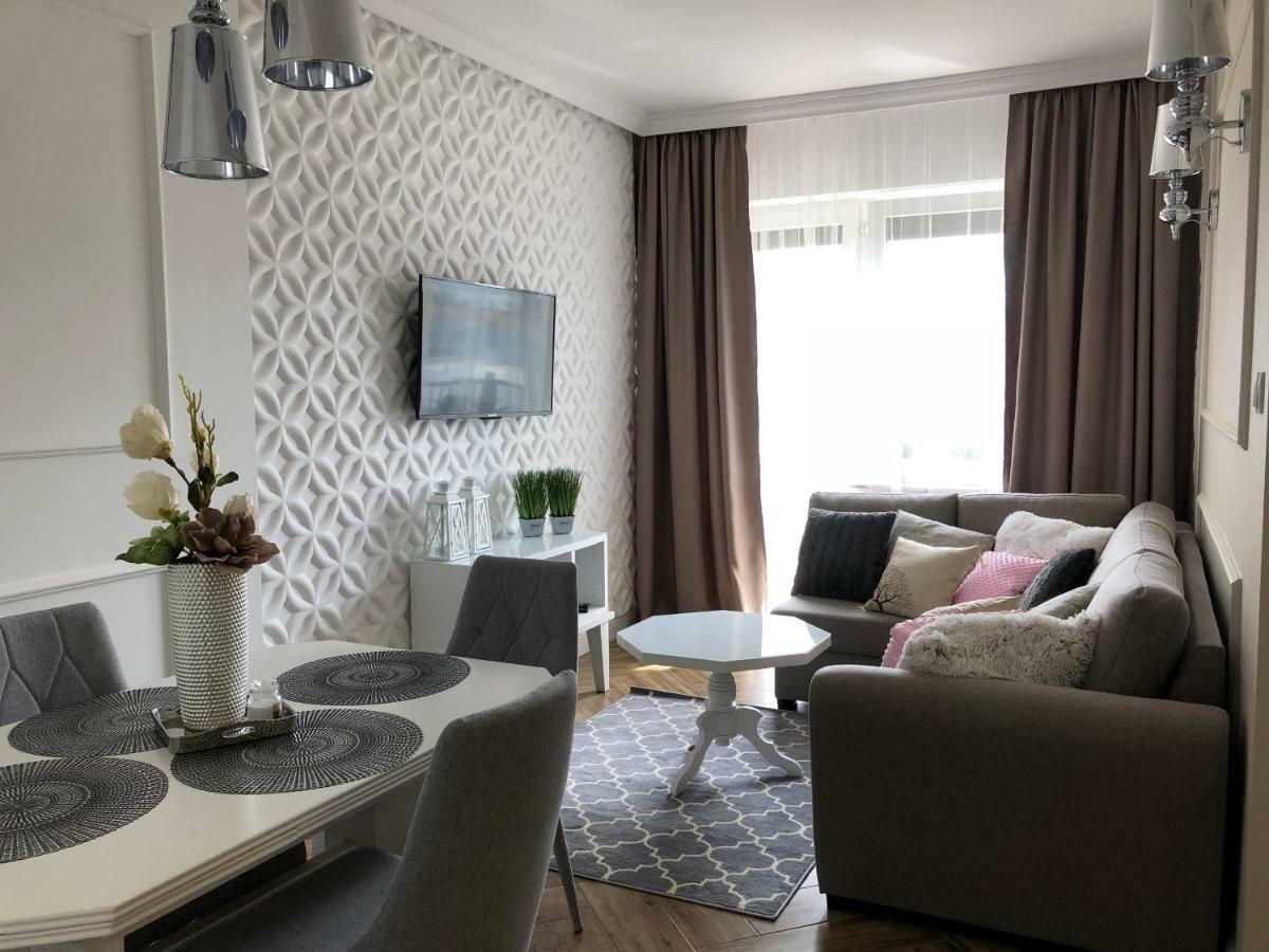 Family & Business Elegant Apartments Ul Warszawska - 2 Bedroom, Balcony, Parking 키엘체 외부 사진