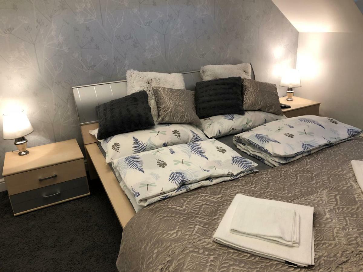 Family & Business Elegant Apartments Ul Warszawska - 2 Bedroom, Balcony, Parking 키엘체 외부 사진